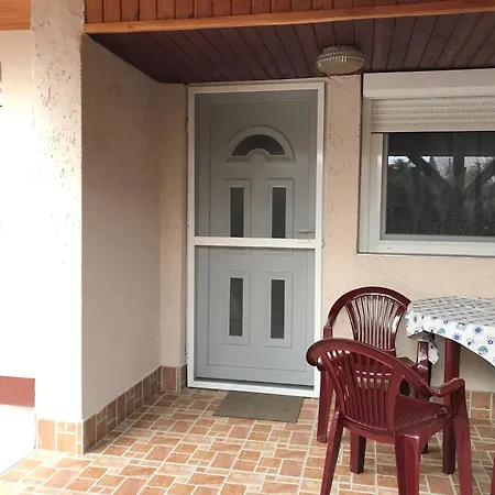 Erika-vendeghaz Apartament