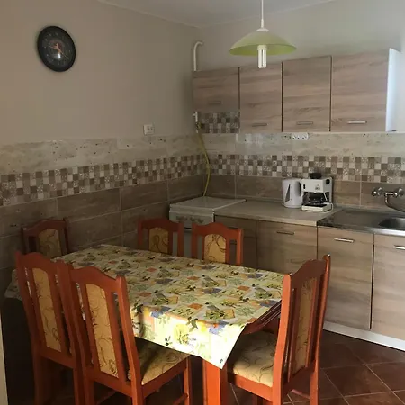 Erika-vendeghaz Διαμέρισμα *