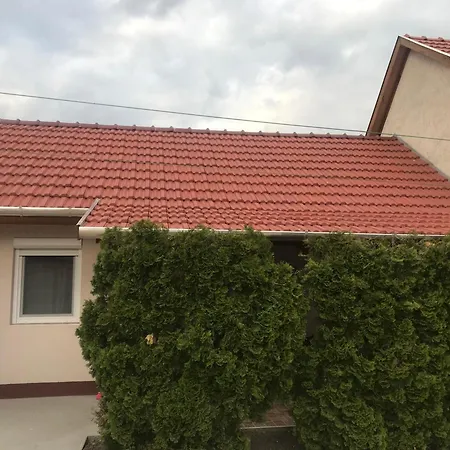 Erika-vendeghaz * Poroszló